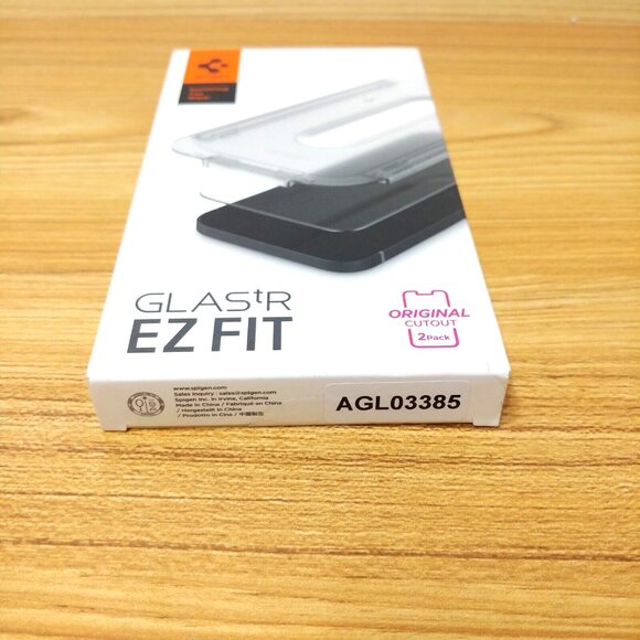 Spigen iPhone 13 Pro Screen Protector GLAS.tR EZ Fit 2 Pack AGL03385 - Picture 3 of 4